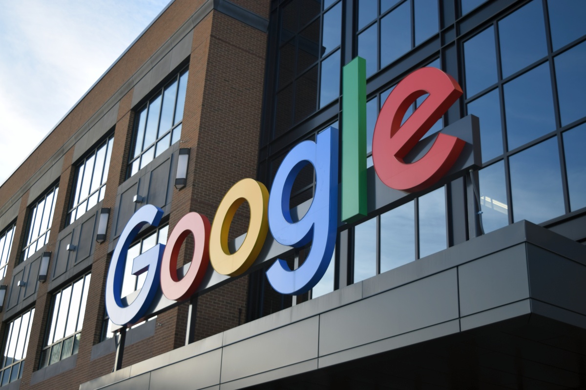 Google blokuje niebezpieczne reklamy. W 2023 roku było ich 5,5 miliarda