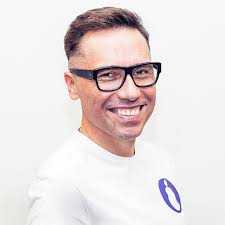 Marcin Gruszka odchodzi z Play. Nowym Biurem Prasowym pokieruje Ewa Sankowska-Sieniek