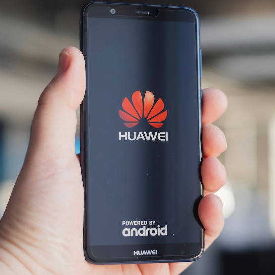 260 milionów sprzedanych smartfonów Huawei w 2019? Na to wskazują prognozy