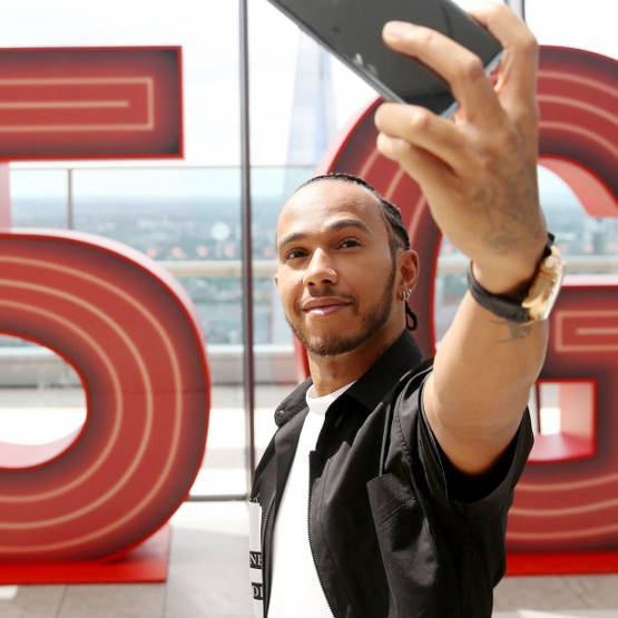 W Europie przybywa ofert 5G, do wyścigu dołącza Vodafone UK