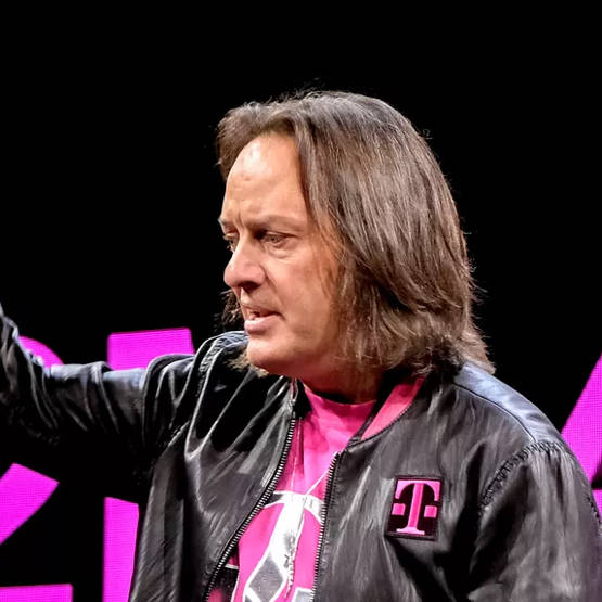 Rzucał mięsem, drwił, pobił konkurencję i wprowadził 5G. W amerykańskim T-Mobile „rockman” John Legere odchodzi ze stanowiska CEO