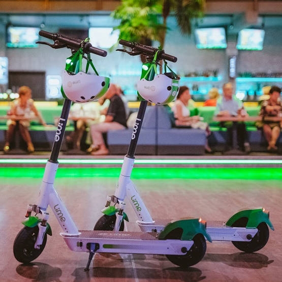 Hulajnogi elektryczne są szkodliwe dla środowiska? Lime broni się przed zarzutami