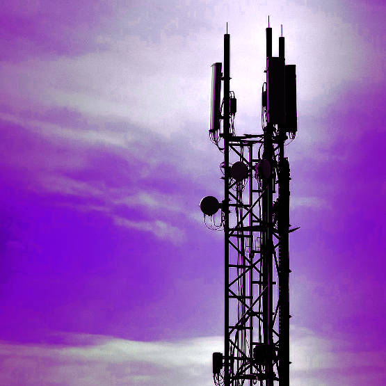 Zablokowali budowę masztu Play, myśląc, że to 5G