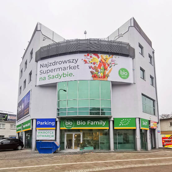 W Warszawie ruszył supermarket na aplikację. Sposób na zakaz handlu?