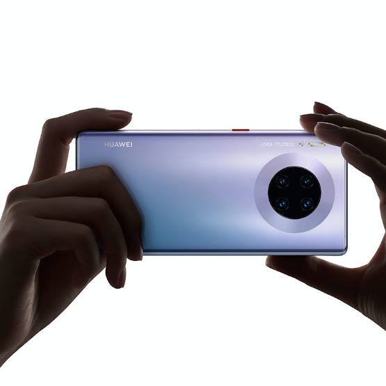 Huawei Mate 30 Pro w nowej cenie. Jest tani jak nigdy!