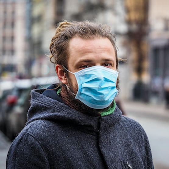 Revolut i PCK apelują o pomoc w walce z koronawirusem