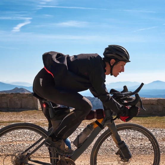 Komputery rowerowe Garmin Edge 130 Plus i Edge 1030 Plus można sparować ze smartfonem. Mierzą, nawigują, trenują...