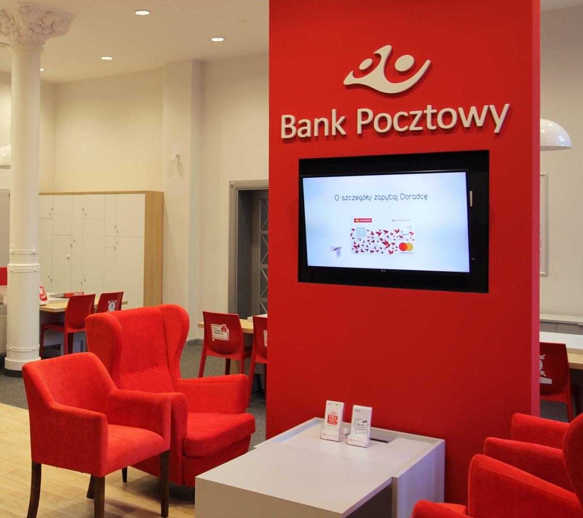Bank Pocztowy: Optymalizacja procesów i rozwój kompetencji cyfrowych to cele projektu Lady Robot