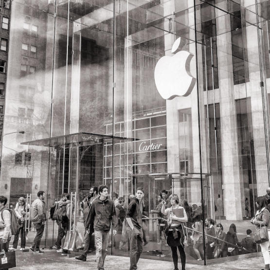 Wartość Apple przekroczyła 2 biliony dolarów. Pierwsza firma w USA