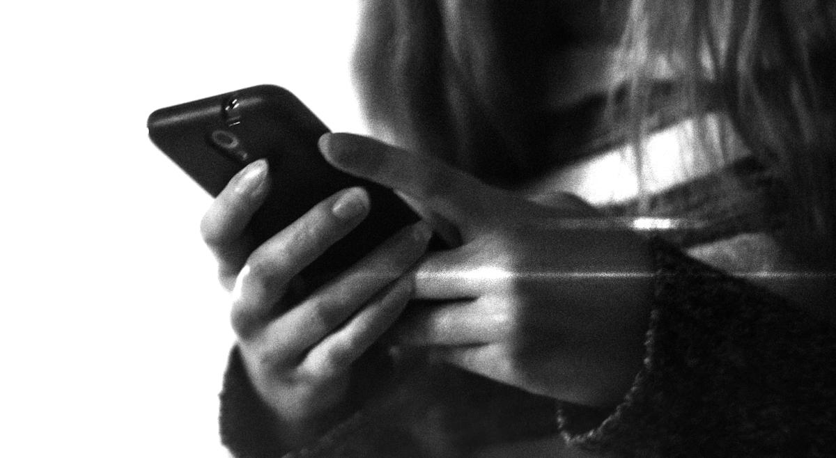 Zapisy na szczepienia SMS-em? Tak, ale uważaj na przekręty