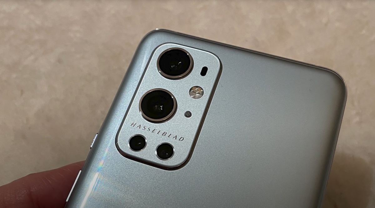 OnePlus 9 Pro na zdjęciach z marką Hasselblad na tylnym module fotograficznym
