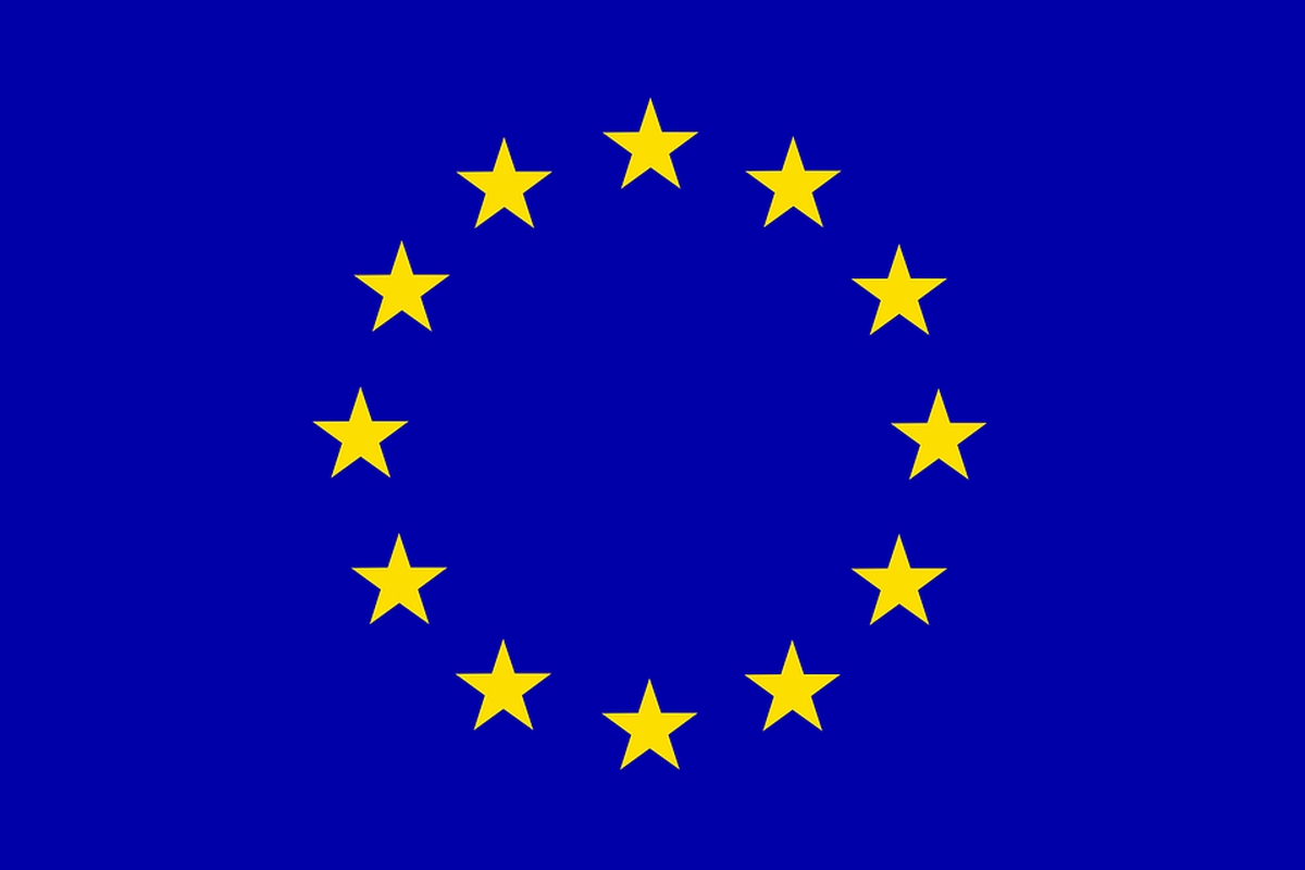 Roaming UE: Komisja Europejska chce o 10 lat przedłużyć aktualne przepisy