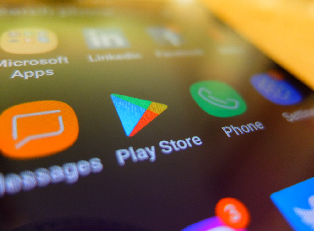 Zasadzka w Google. Polacy zagrożeni utratą oszczędności