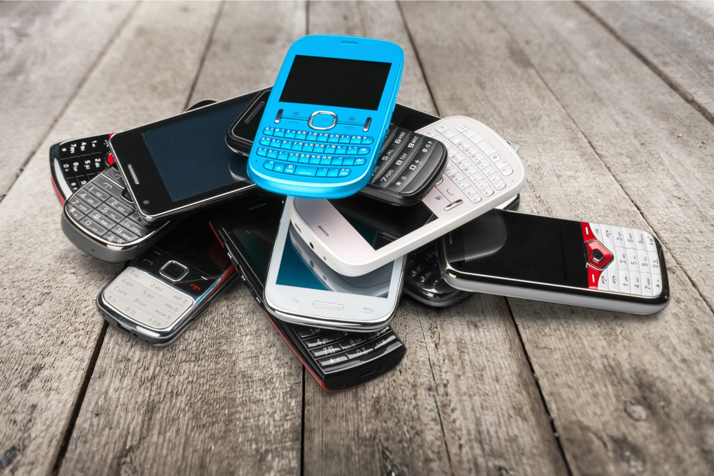 Polacy muszą wymienić telefony? Wszystko co trzeba wiedzieć o końcu 3G