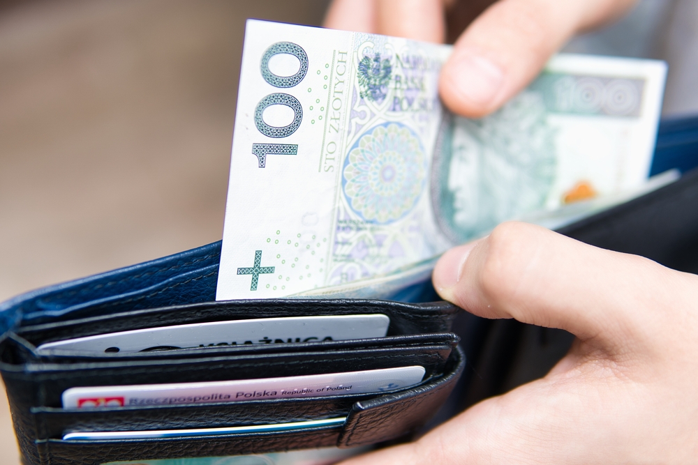 Atak na pieniądze Polaków. Zagrożeni użytkownicy znanej aplikacji