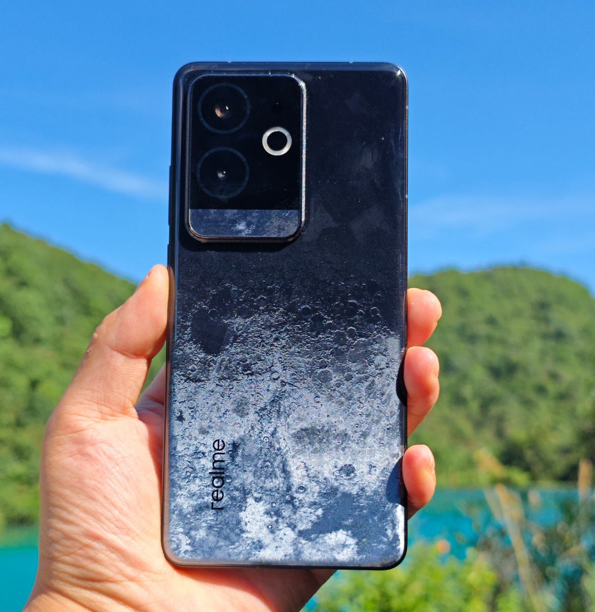 Realme GT 6 na dopalaczach. Chiński flagowiec z jedną wadą
