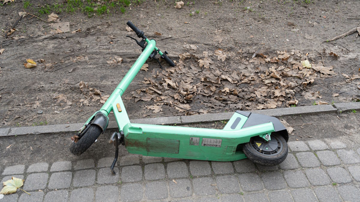 Hulajnogi elektryczne są niebezpieczne? Znamy liczbę wypadków
