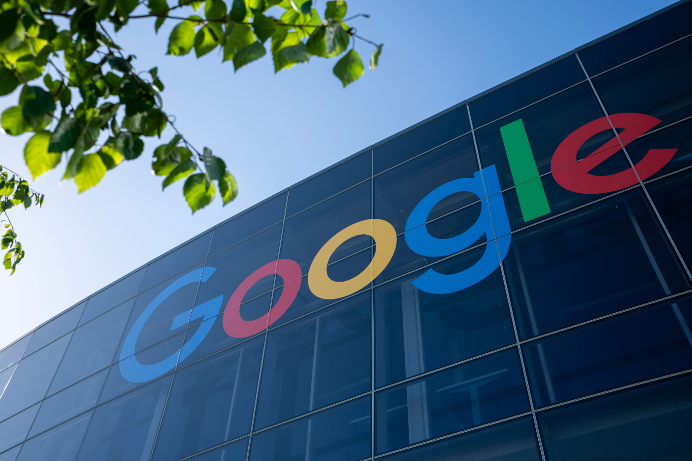Google: a jednak król jest jeden, mimo że wydaje na lewo i prawo