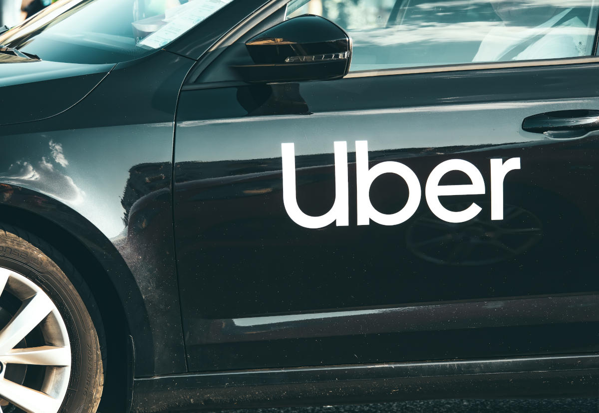 Uber jako osobisty posłaniec. Kierowca odbierze za ciebie paczkę i zakupy