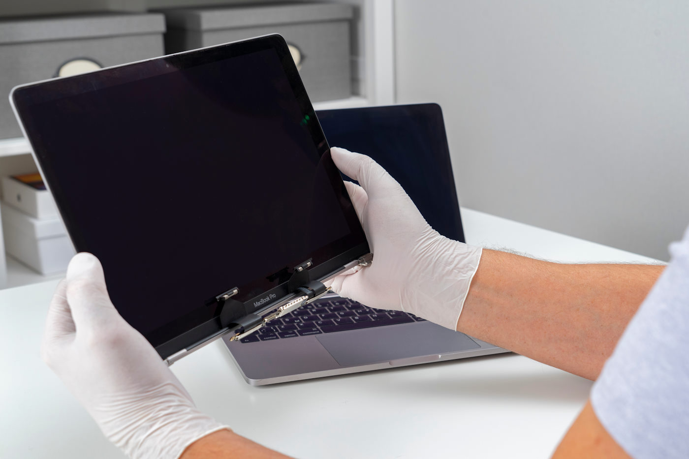 Zepsuł ci się MacBook Pro? Apple ułatwia naprawę w tej sytuacji