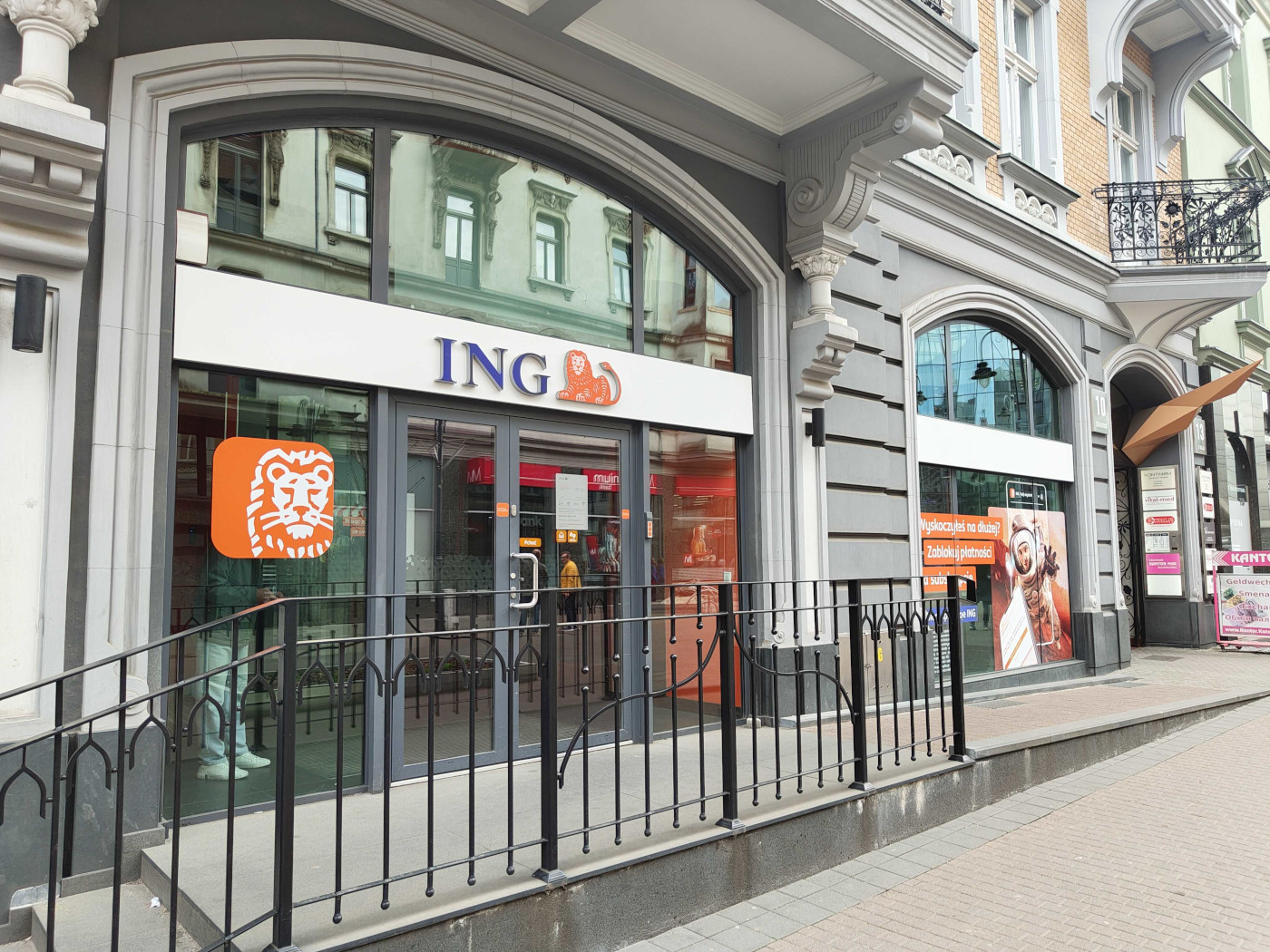Sensacyjne telefony zagrażają klientom bankowości. ING wyjaśnia