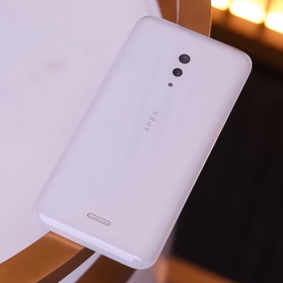 Vivo Apex 2019 Concept pokazany w Hong Kongu. Smartfon koncepcyjny pozbawiony przycisków i portów