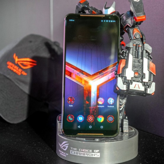 JerryRigEverything sprawdza wytrzymałość Asusa ROG Phone 2. My zrobiliśmy to wczoraj