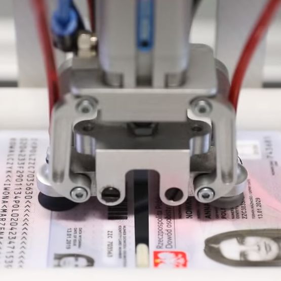 W nowych e-dowodach znaleziono błąd. Trzeba wymienić ponad 700 dokumentów, które już wysłano do gmin