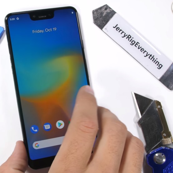 JerryRigEverything rozbiera smartfon Pixel 3 XL i już wiadomo, dlaczego ma on tak duże wcięcie w ekranie