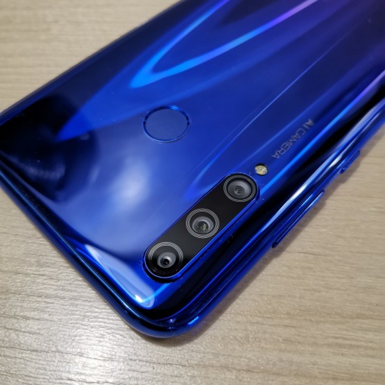 Honor 10i będzie prawdopodobnie pierwszym niedrogim smartfonem z potrójnym aparatem z tyłu