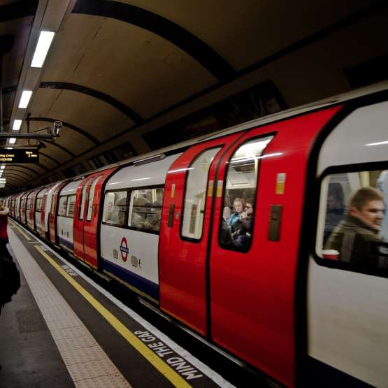 Metro w Londynie będzie monitorować lokalizację pasażerów przez Wi-Fi w telefonach