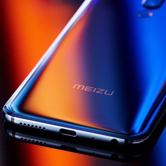 Meizu 16th w kolorze aurora jest dostępny w sieci Play