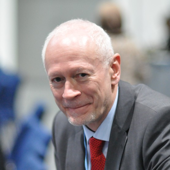 Michał Boni: budowa 5G w Polsce wymaga odpowiednich regulacji i zachęcania firm do inwestowania