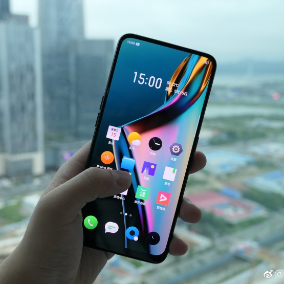 Realme X zadebiutuje w Chinach 15 maja. To kolejny smartfon z przednim aparatem wysuwanym z obudowy
