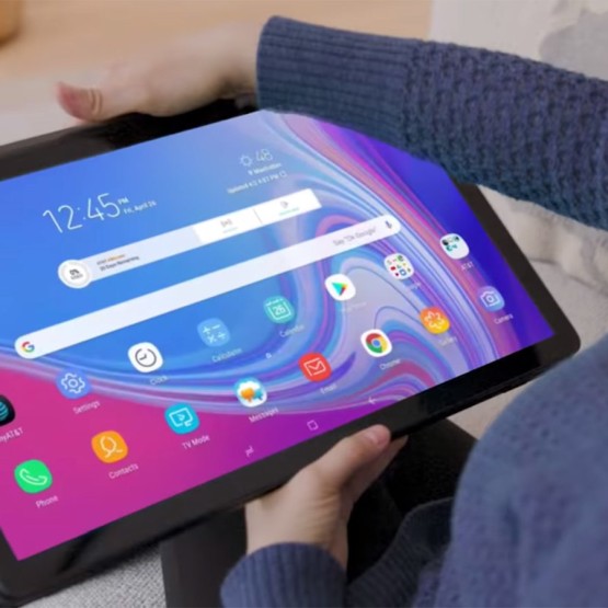Samsung Galaxy View 2 to 17,3-calowy tablet. Kto bogatemu...