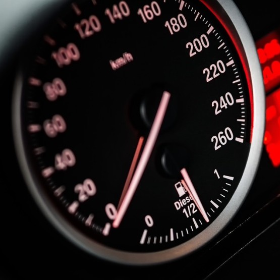 Lutowe wyniki Speedtestu. Play z 5G Ready rośnie w siłę, Inea ze spadkiem prędkości, ale cały czas na czele