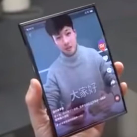 Składany smartfon Xiaomi na nowym wideo. Cena może być bardzo atrakcyjna