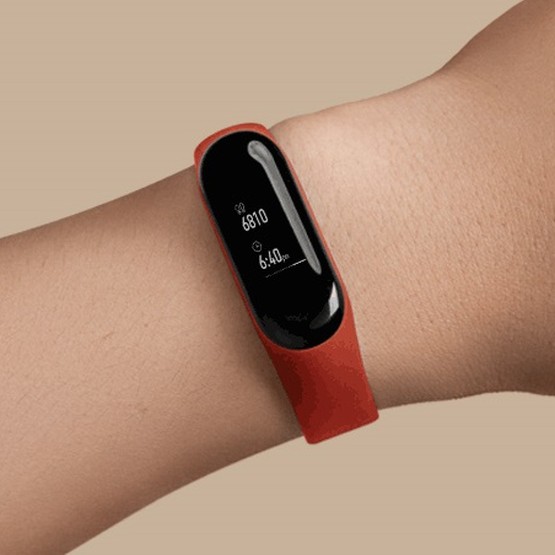 Walentynkowa wyprzedaż produktów Xiaomi. Taniej można kupić między innymi opaskę Mi Band 3