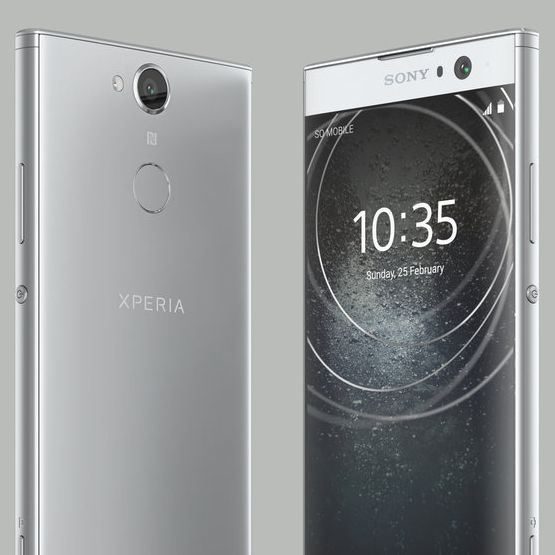 Sony Xperia XA3 z ekranem o proporcjach 21:9 uchwycony na krótkim wideo