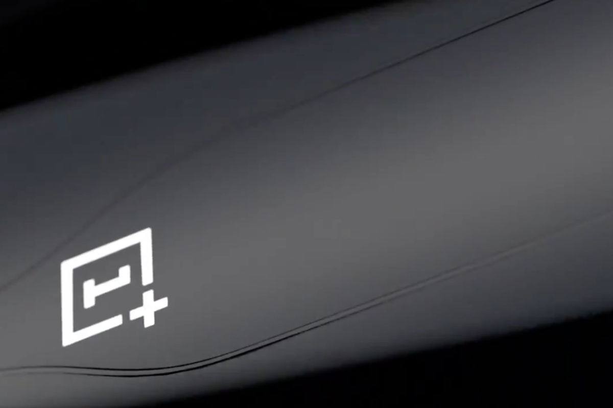 OnePlus Concept one z zasłoniętym aparatem