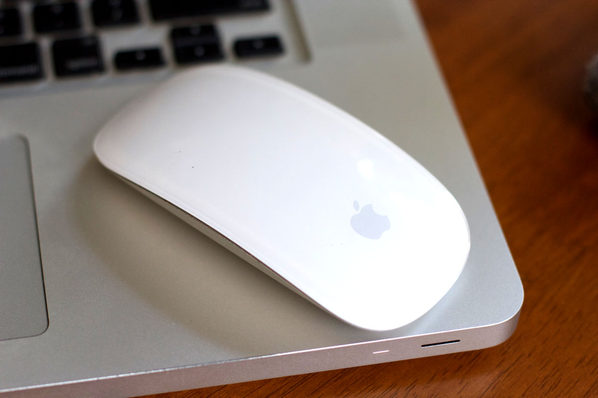 Apple MacBook i Magic Mouse