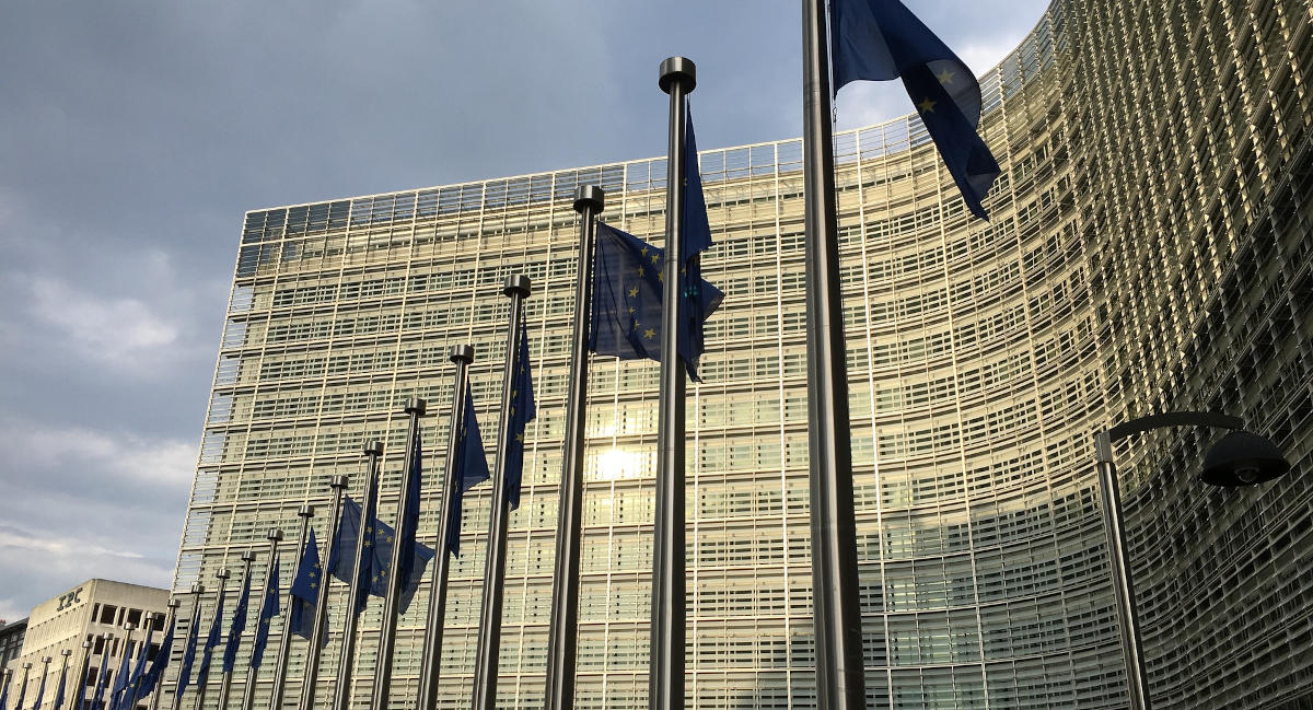 Komisja Europejska domaga się wyjaśnień w sprawie wcześniejszego zakończenia kadencji Prezesa UKE