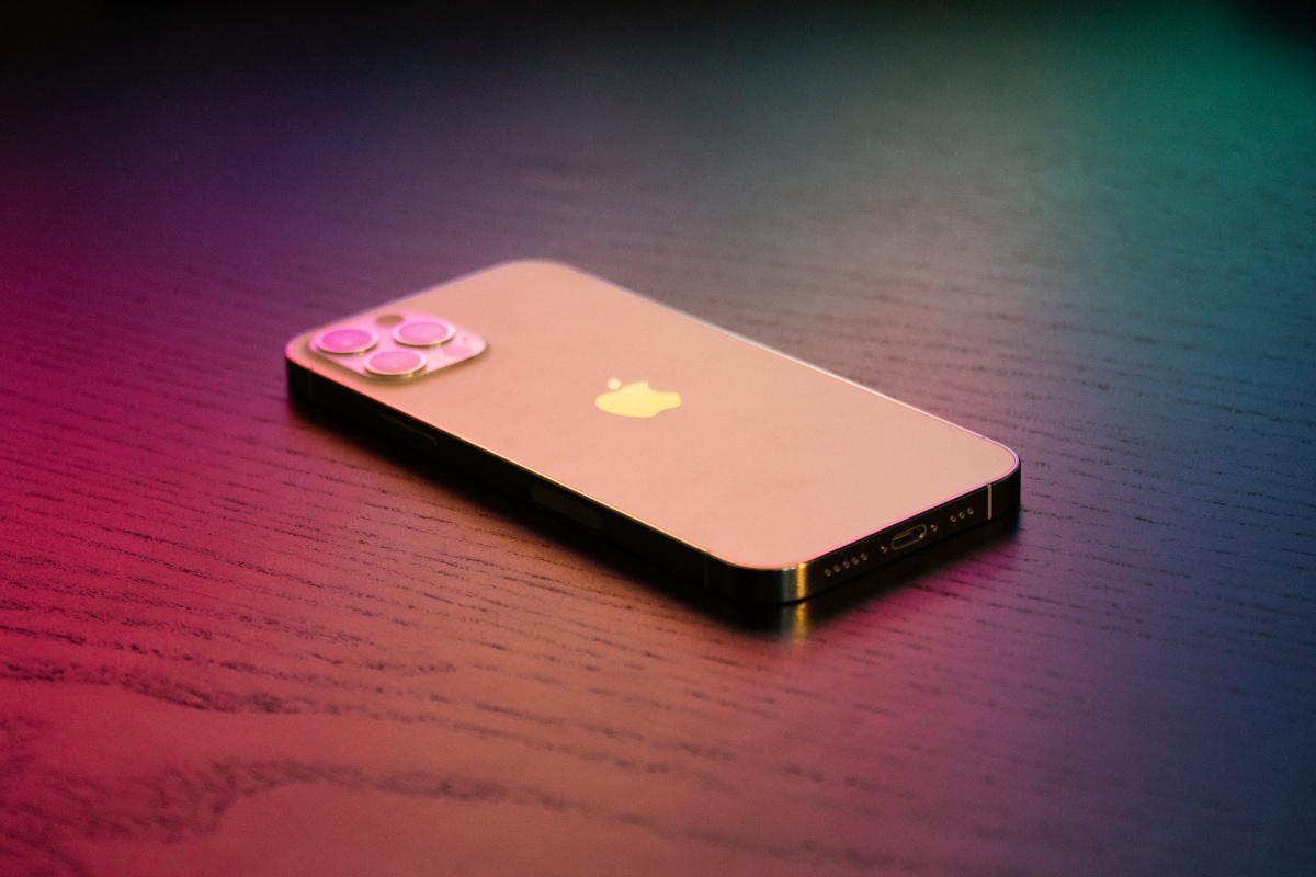 Apple iPhone 13 większe baterie