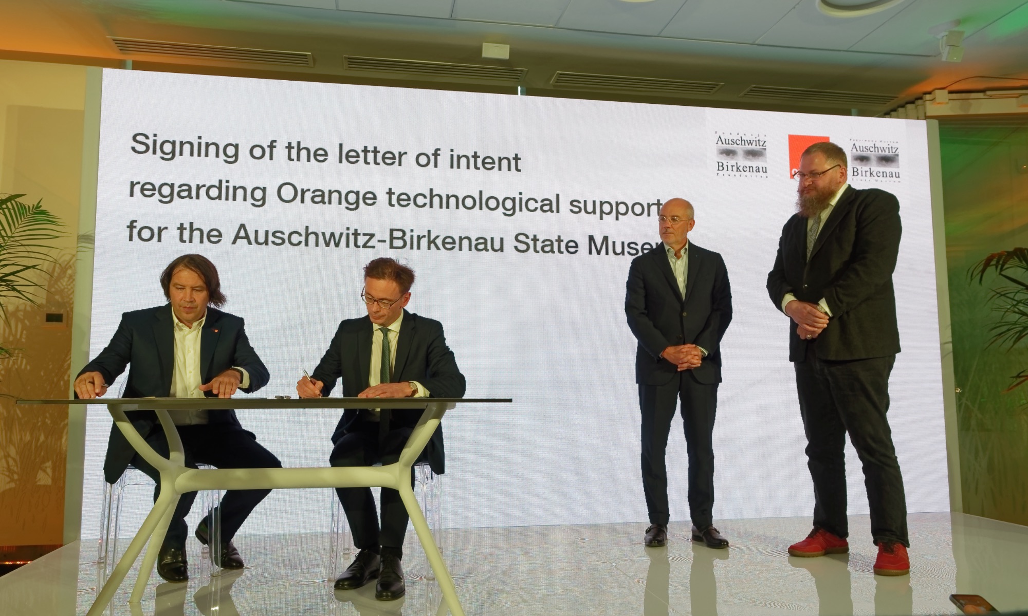 Podpisanie listu intencyjnego w sprawie wsparcia muzeum przez Orange