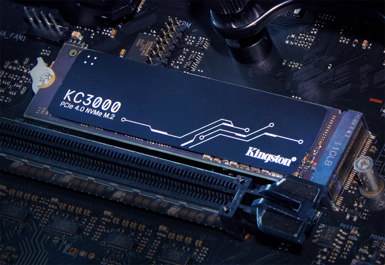 Kingston KC3000 SSD NVMe PCIe 4.0 z grafenowym radiatorem