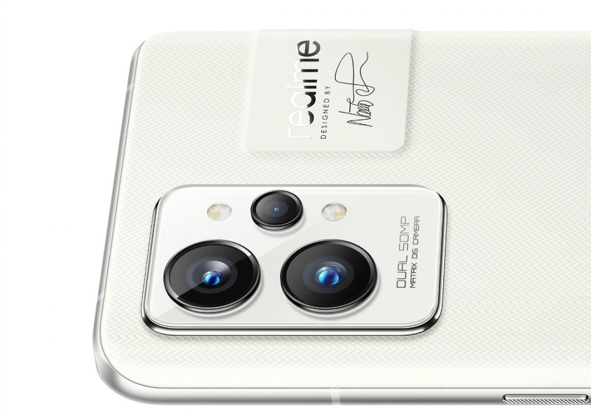 Realme GT 2 Pro będzie miał mikroskop i wyjdzie w wersji anime