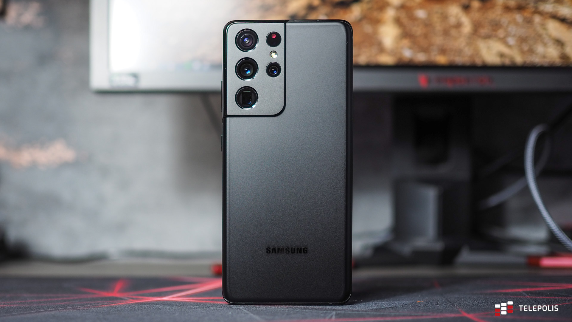 Telefon z poczwórnym aparatem tylnym – Samsung Galaxy S21 Ultra 5G. Sprawdź dobry telefon do zdjęć, nawet w nocy.