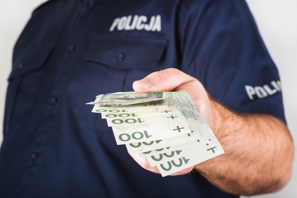 Policja oszustwo na BLIKA kradzież pieniędzy