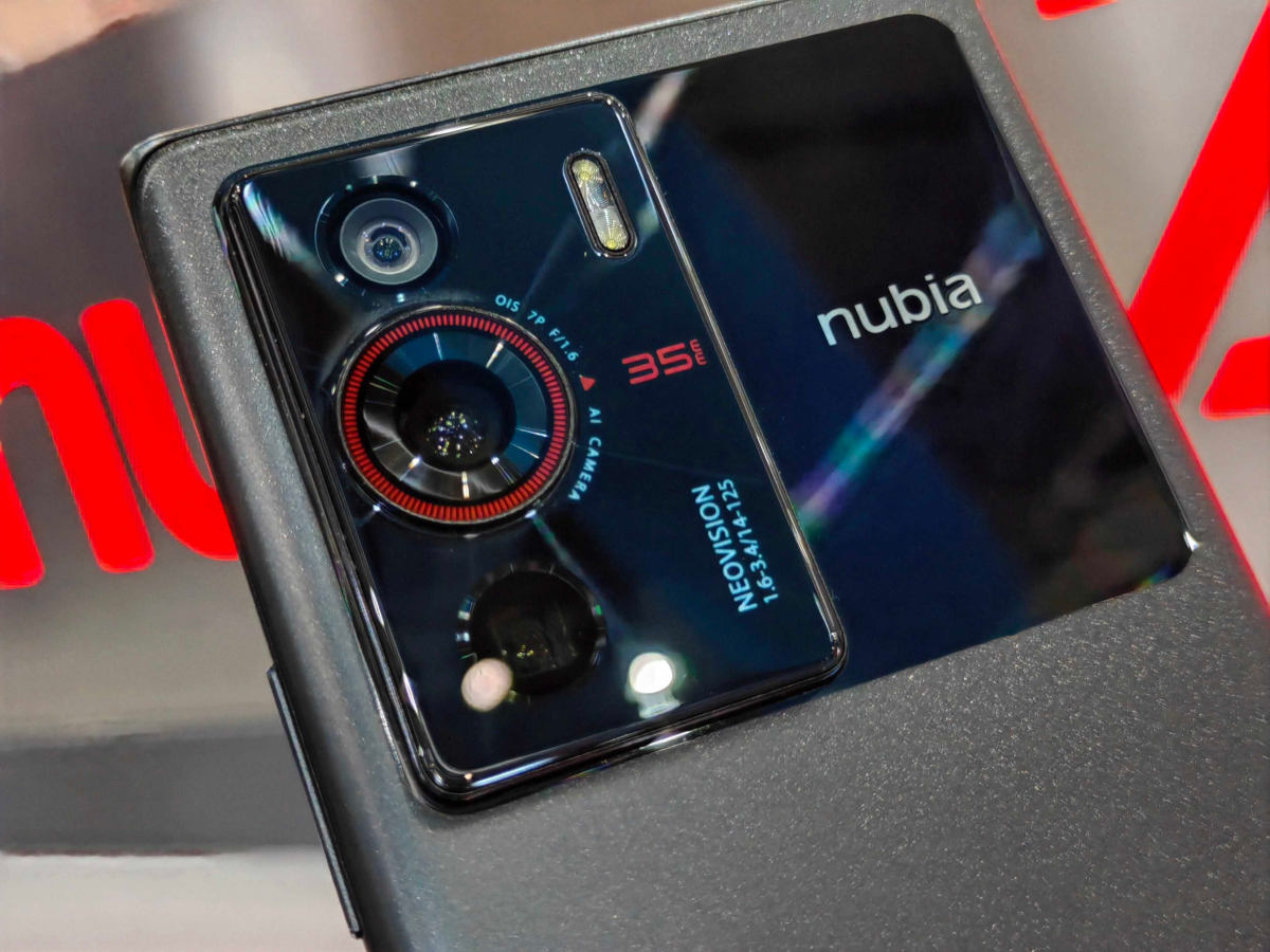 Nubia Z40 Pro – pierwszy androidowy smartfon z magnetycznym ładowaniem 
