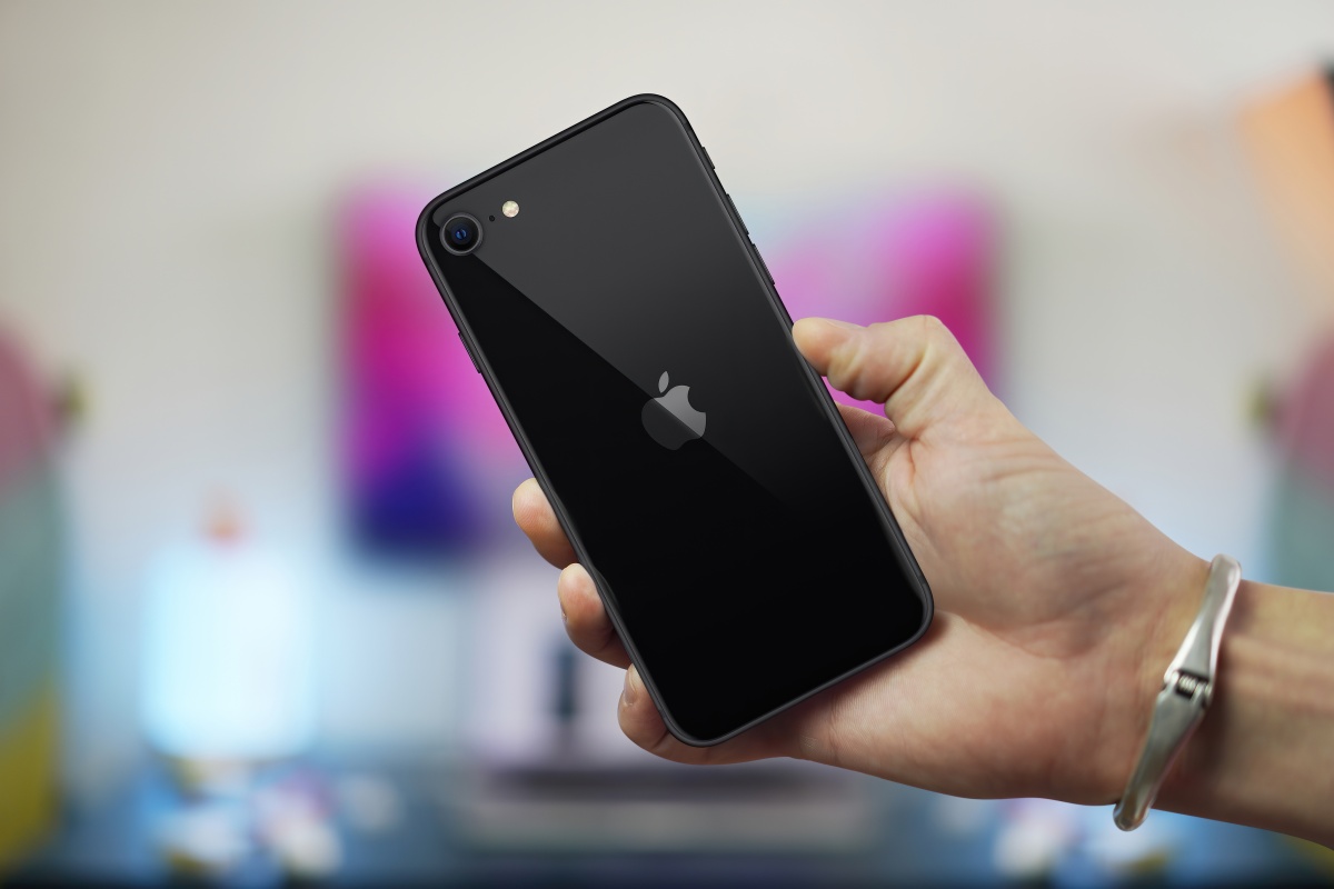 iPhone SE 2022 teardown czy łatwo naprawić